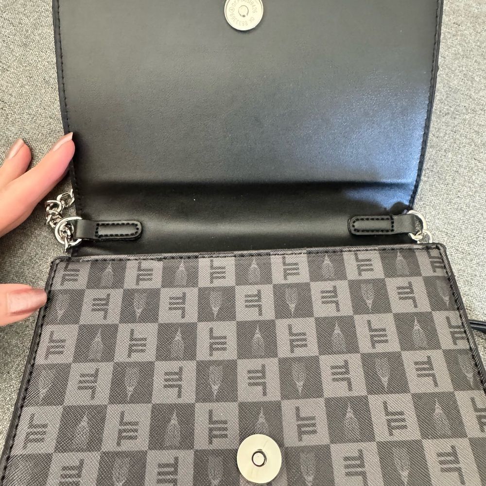 London Fog Black and Gray Crossbody Bag - Picture 5 of 10